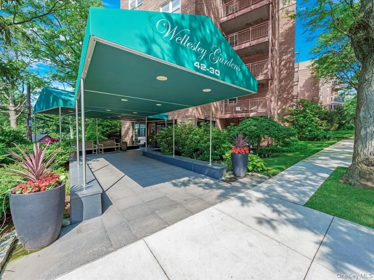 42-30 Douglaston Parkway #3L, Douglaston, NY 11363 - Image #1