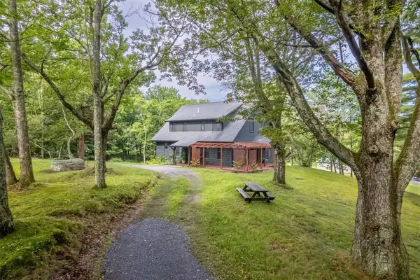 405 Vista Maria Road, Cragsmoor, NY 12420