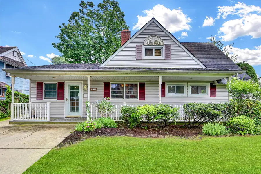 361 Twin S Lane, Wantagh, NY 11793 - Image #2