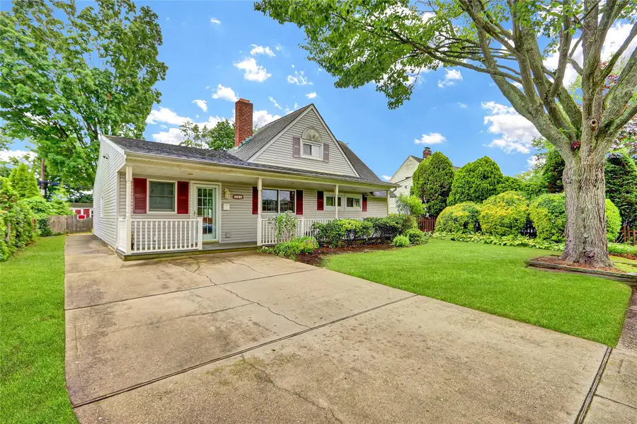 361 Twin S Lane, Wantagh, NY 11793 - Image #3