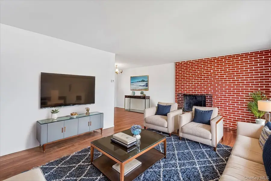 19 Dakota Street, Hicksville, NY 11801 - Image #3