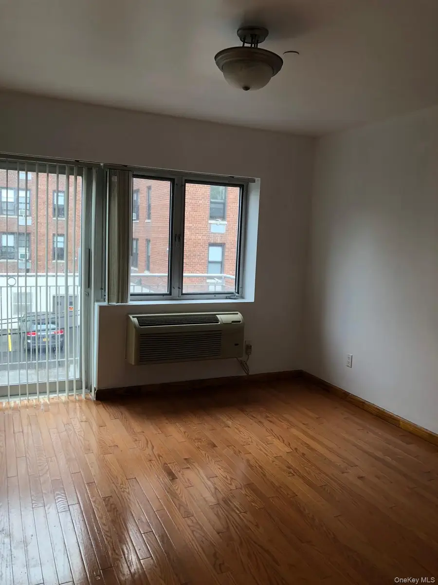 147-30 Barclay Avenue #3B, Flushing, NY 11355 - Image #2
