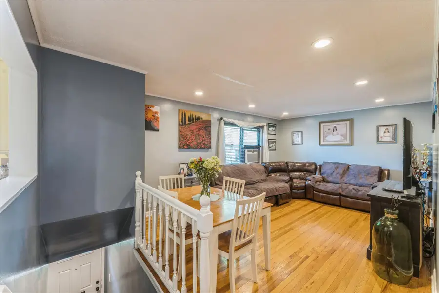 217-22 73rd Avenue #Upper, Oakland Gardens, NY 11364 - Image #3