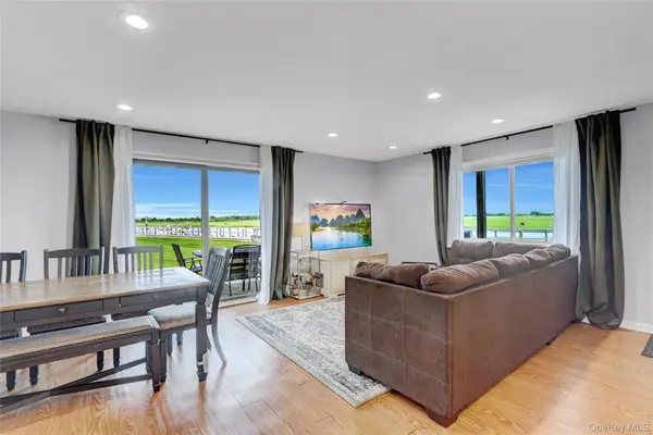 1 Anchorage Way #301, Freeport, NY 11520