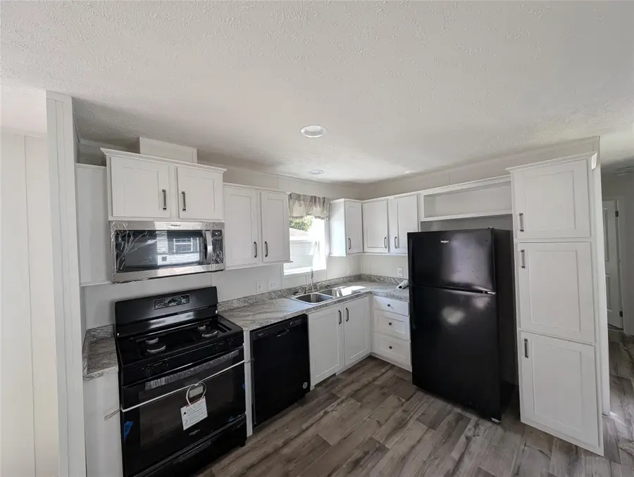 11 Square Hill Road #27, New Windsor, NY 12553 - Image #2