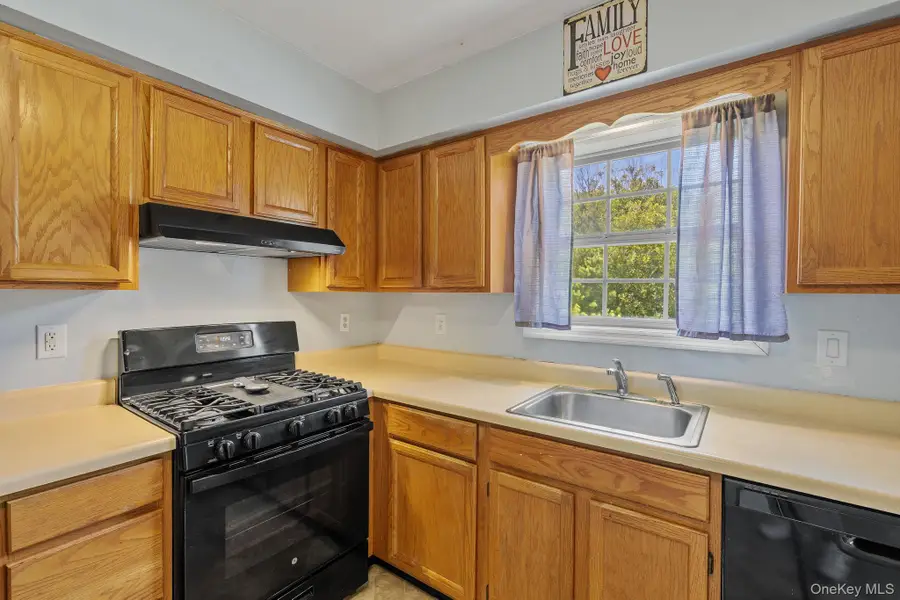 8 Sunnyside Avenue, Walden, NY 12586 - Image #3