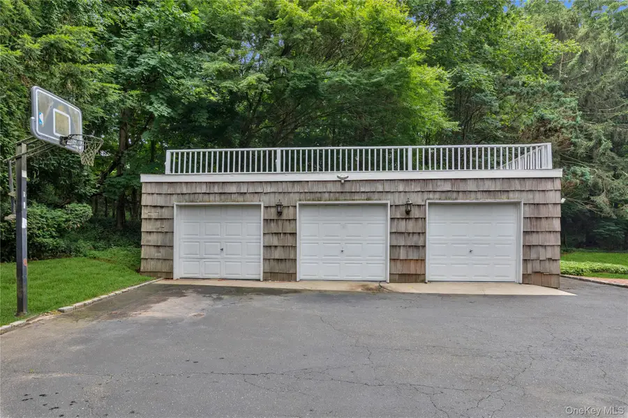 26 Rolling Drive, Brookville, NY 11545 - Image #3