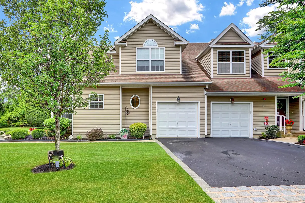 7 Halley Lane, Miller Place, NY 11764 - Image #1