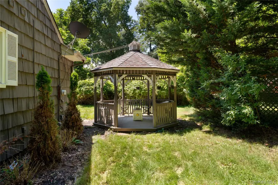 11 Quaker Path, Stony Brook, NY 11790 - Image #3