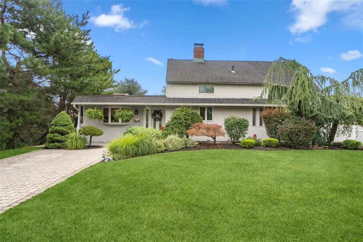 55 Duckpond Drive N, Wantagh, NY 11793 - Image #1