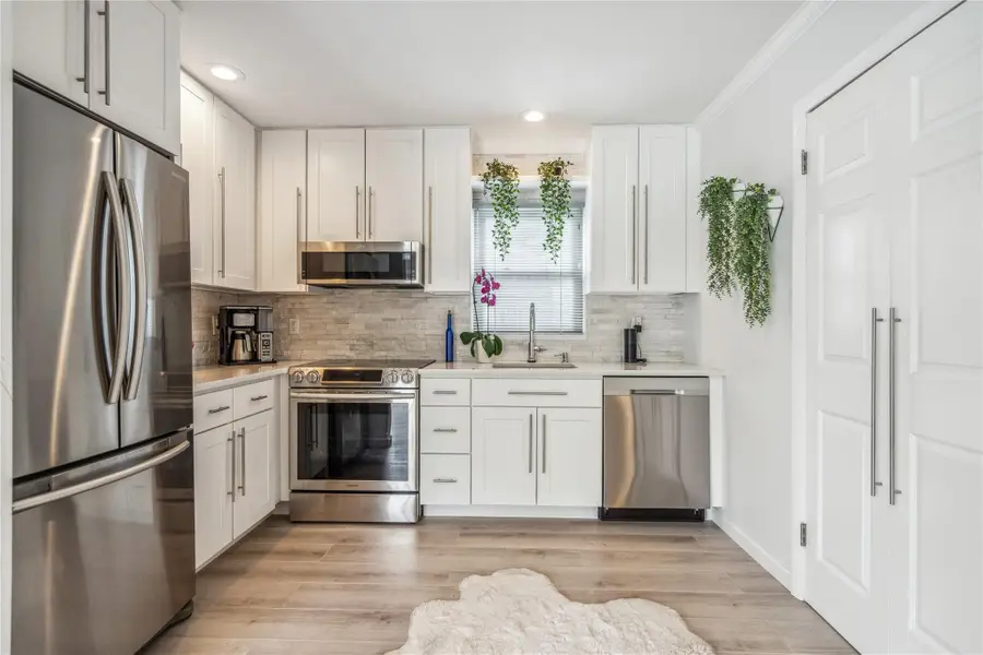 55 Duckpond Drive N, Wantagh, NY 11793 - Image #3