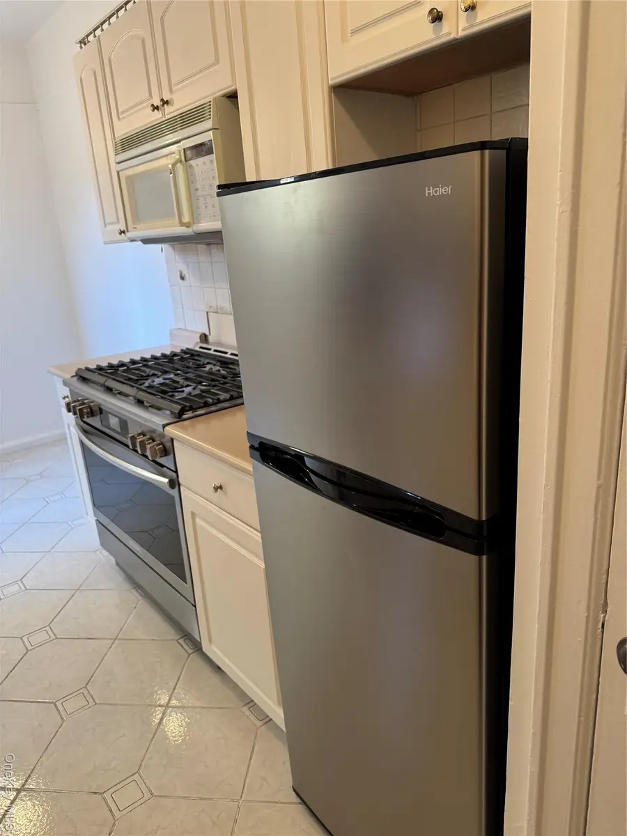 2925 Matthews Avenue #5F, Bronx, NY 10467 - Image #3