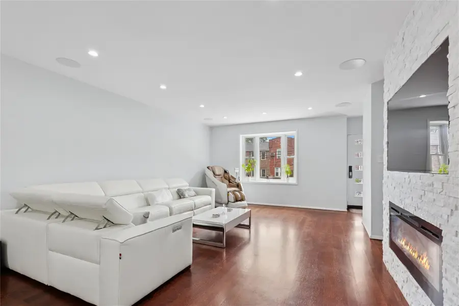 82-15 Penelope Avenue, Middle Village, NY 11379 - Image #3