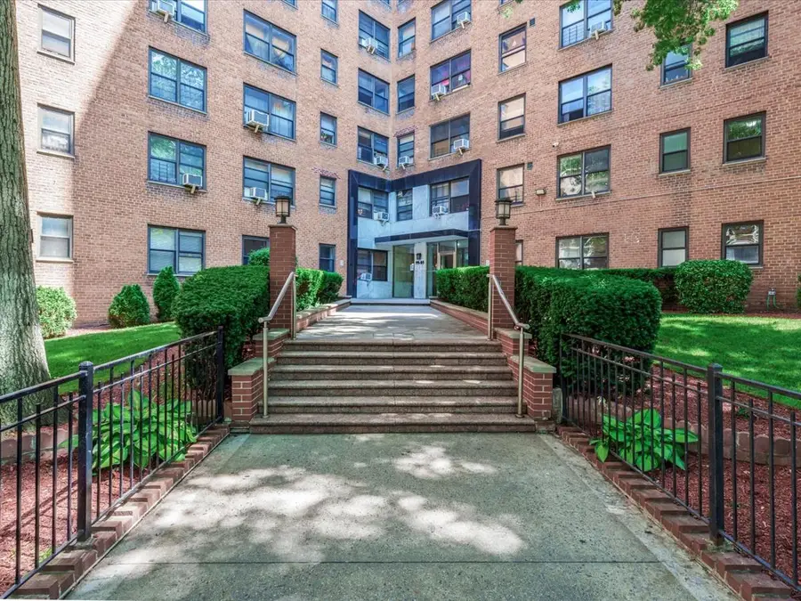 99-05 63rd Drive #7R, Rego Park, NY 11374 - Image #2