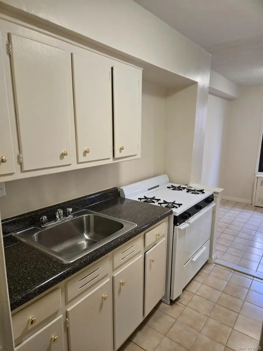 2835 Webb Avenue #2J, Bronx, NY 10468 - #3