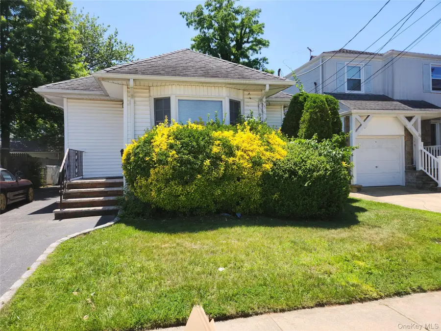 14 W Argyle Street, Valley Stream, NY 11580 - Image #2