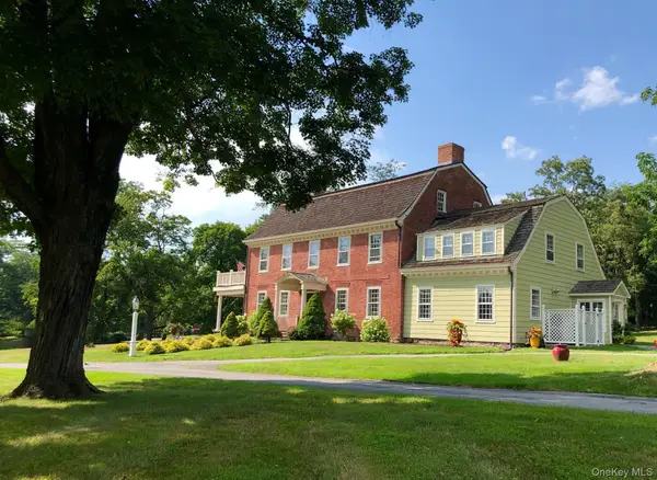 11 Brown Road, Pleasant Valley, NY 12569