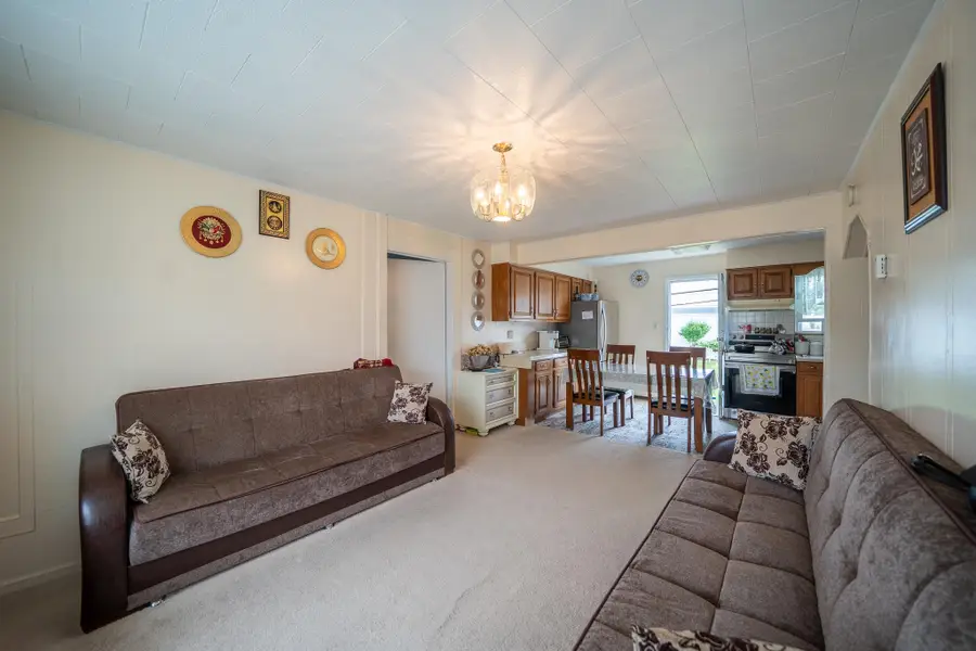 47 Cardinal Road, Levittown, NY 11756 - Image #3