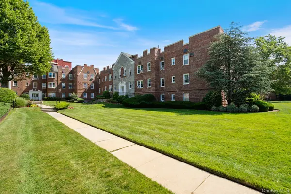 102 S Village Avenue #2B, Rockville Centre, NY 11570