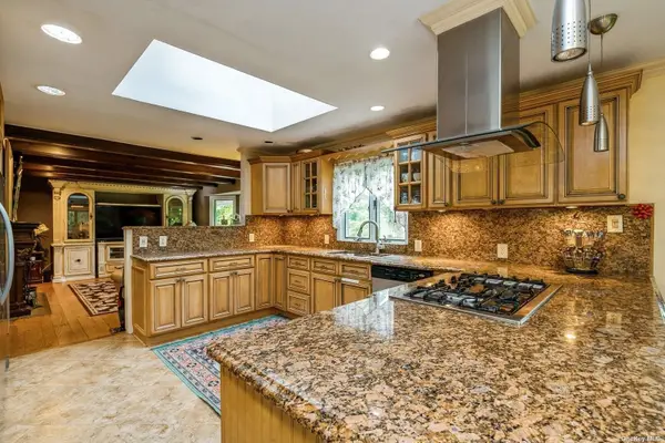 2 Godfrey Lane, Huntington, NY 11743