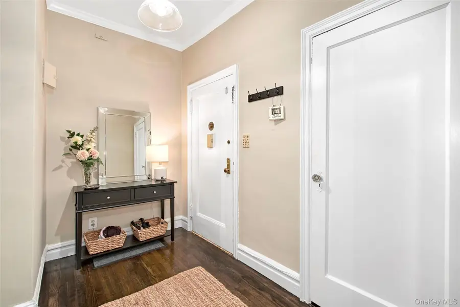 45 W Pondfield Road #1F, Bronxville, NY 10708 - Image #2