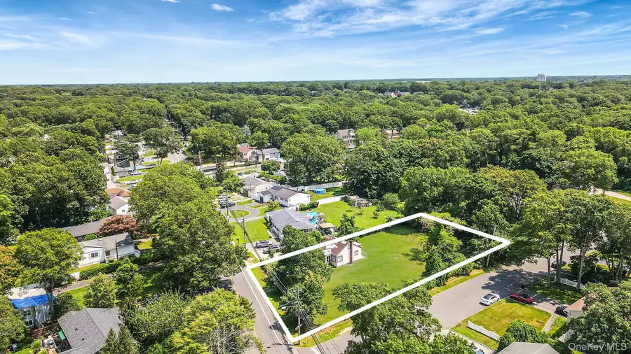 318 B Johnson Avenue, Ronkonkoma, NY 11779 - Image #2