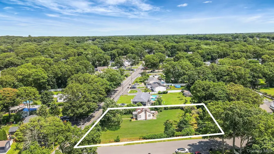 318 B Johnson Avenue, Ronkonkoma, NY 11779 - Image #3