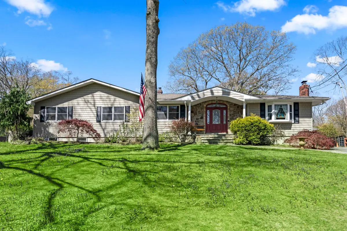 24 Croft Lane, Smithtown, NY 11787 - Image #1