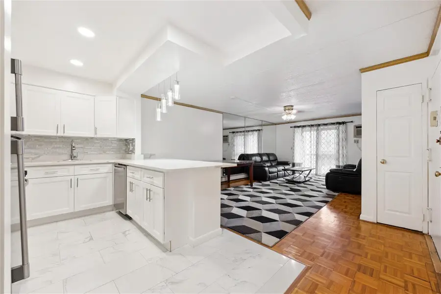 75-22 Parsons Boulevard #D2, Fresh Meadows, NY 11366 - Image #2