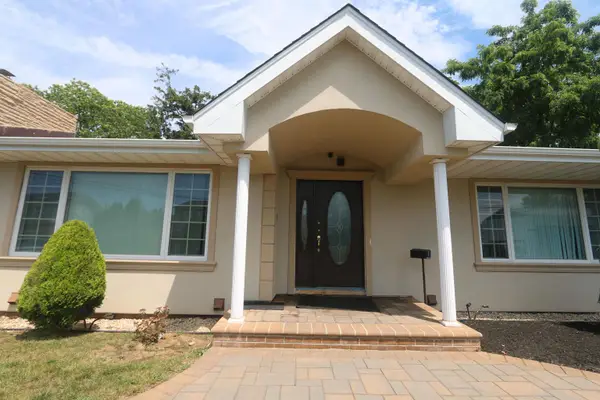 148 Spruce Street, Lindenhurst, NY 11757