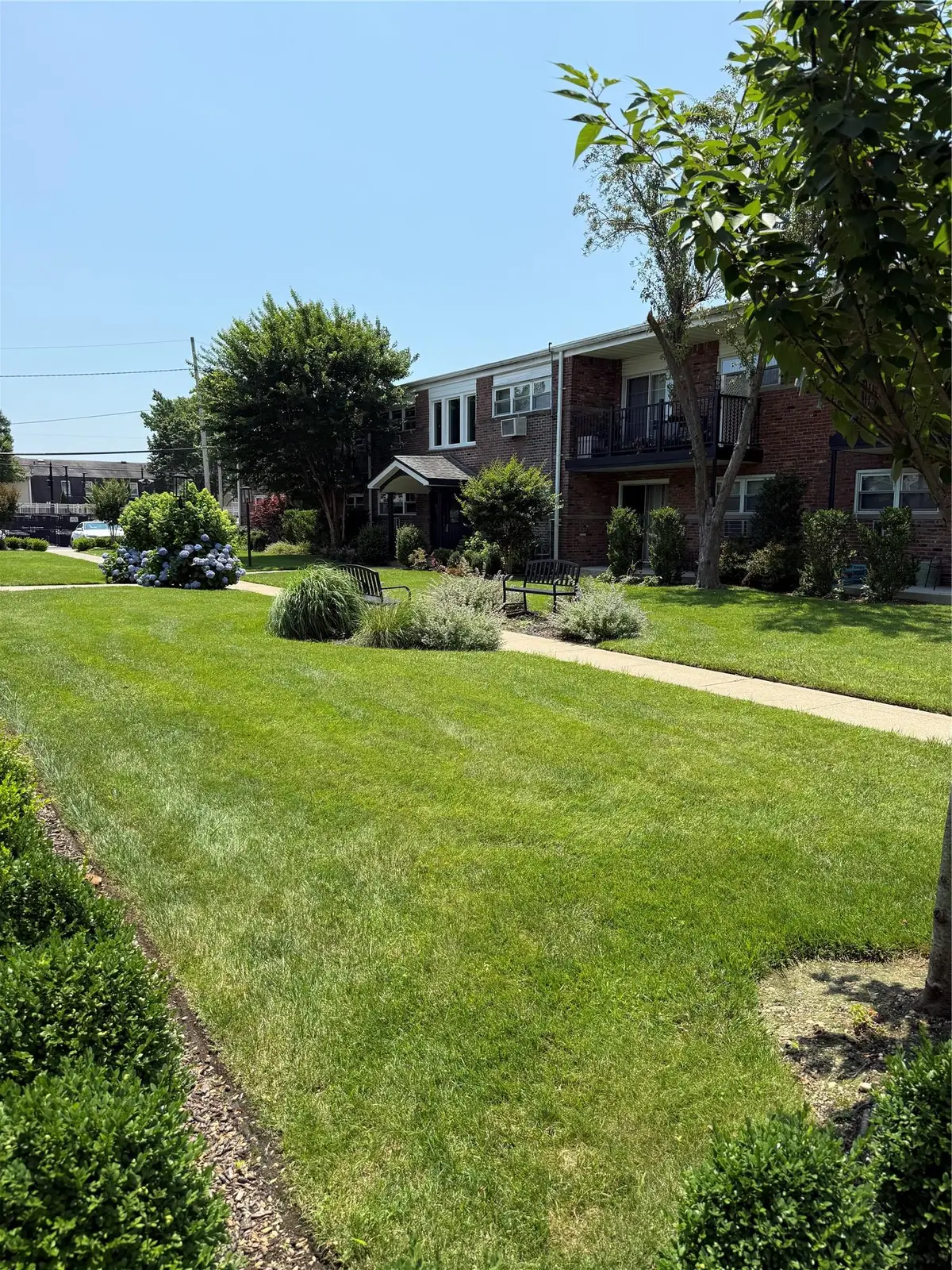 18 Ivy Street #1B, Farmingdale, NY 11735 - #1