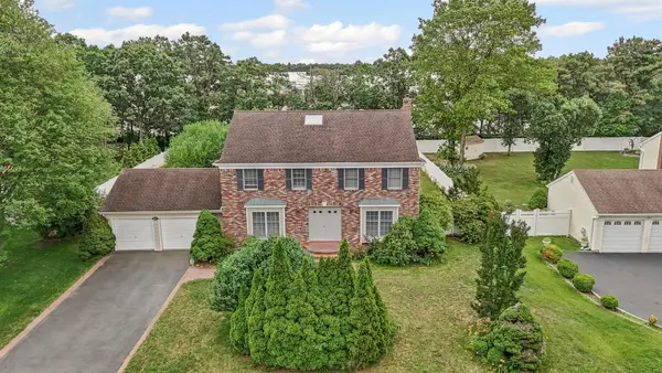 30 Ashford Drive, Bohemia, NY 11716