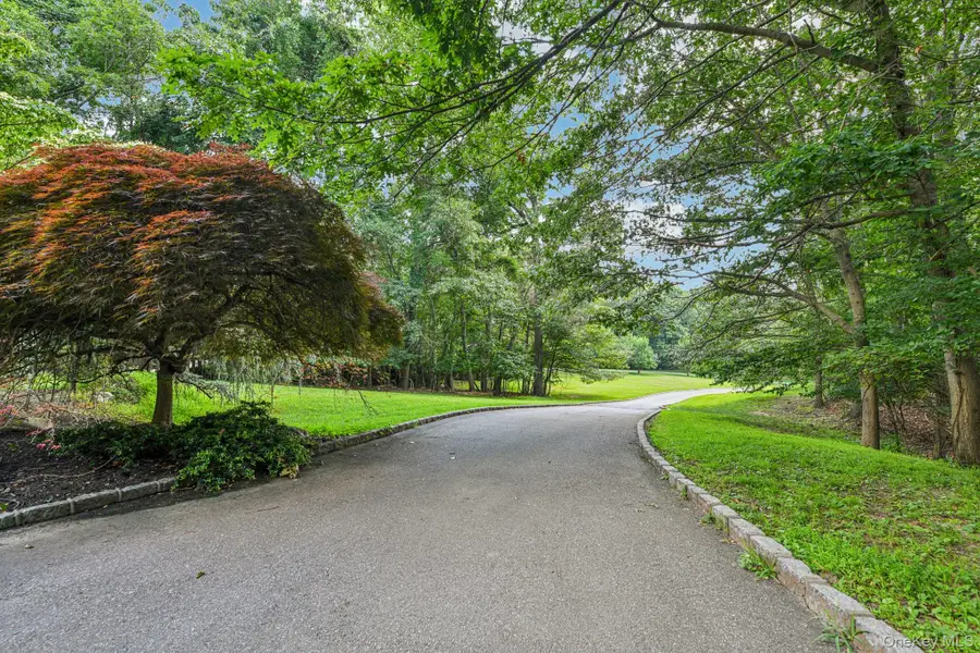 10 Bryan Meadow Path, Northport, NY 11768 - Image #3