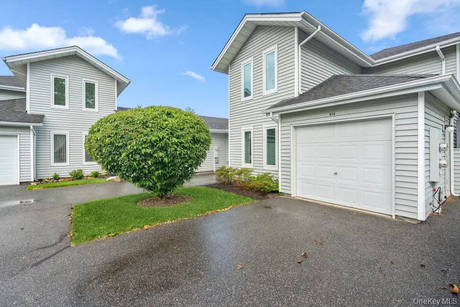 914 Fenway Road, Saint James, NY 11780 - Image #2