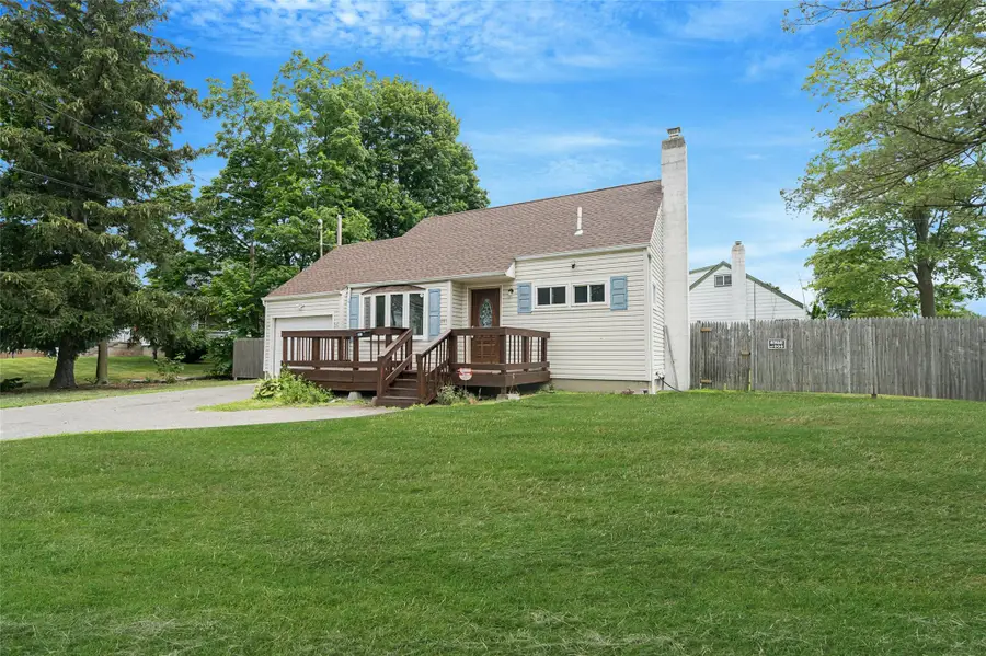 281 Carlls Path, Deer Park, NY 11729 - Image #3