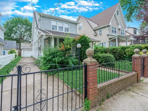 11554 174 Street, Saint Albans, NY 11434