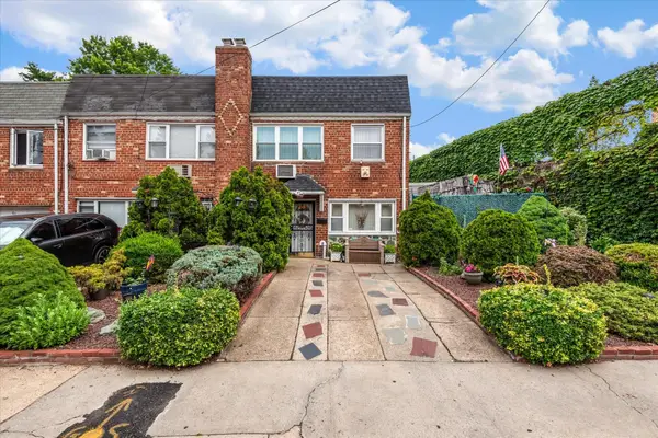 60-23 60th Road, Maspeth, NY 11378