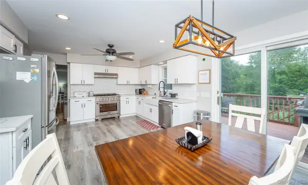 7 Glen Court, Pawling, NY 12564