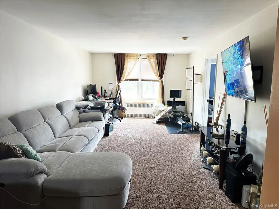 530 Dubois Avenue #B3, Valley Stream, NY 11581 - Image #2