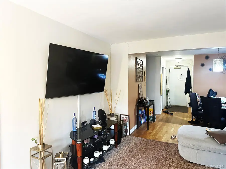 530 Dubois Avenue #B3, Valley Stream, NY 11581 - Image #3