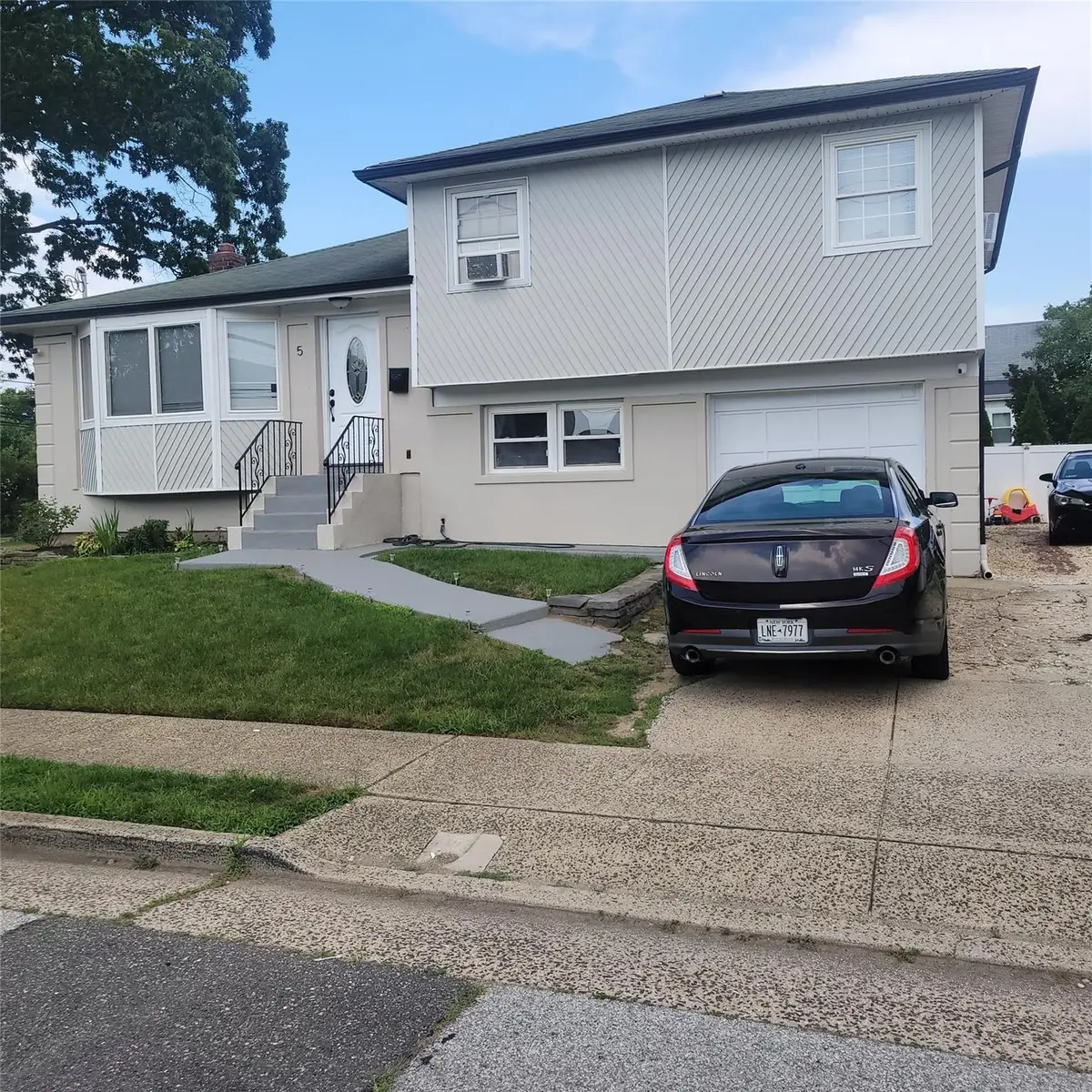 5 Sportsmans Avenue, Freeport, NY 11520 - Image #1