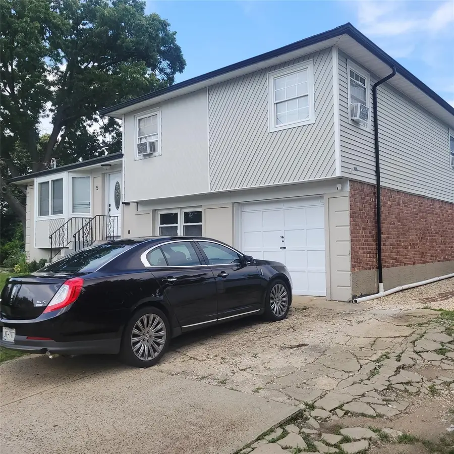 5 Sportsmans Avenue, Freeport, NY 11520 - Image #2