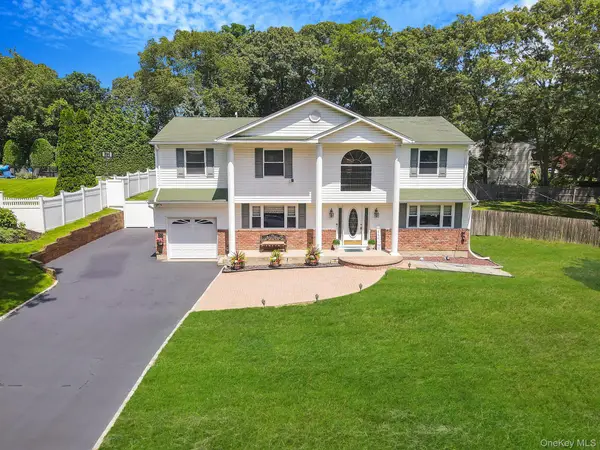 11 Dillmont Drive, Smithtown, NY 11787