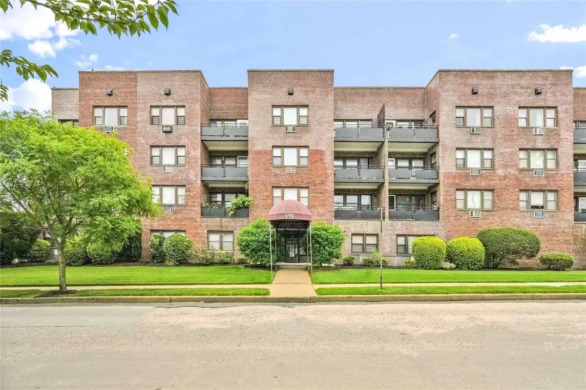175 Archer Street #3A, Freeport, NY 11520 - Image #1
