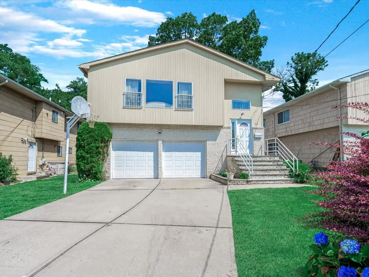 23 Genevieve Place, Great Neck, NY 11021 - Image #1