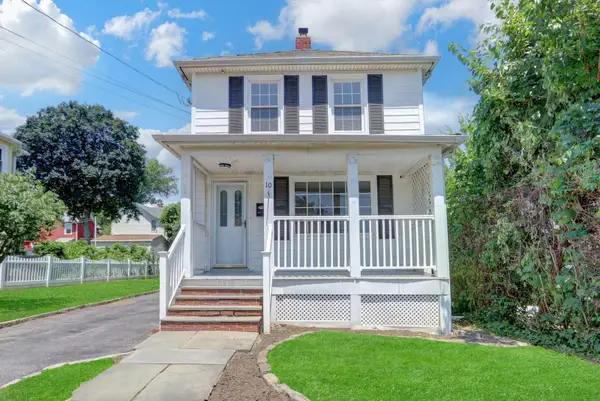 10 Valentine Street, Glen Cove, NY 11542