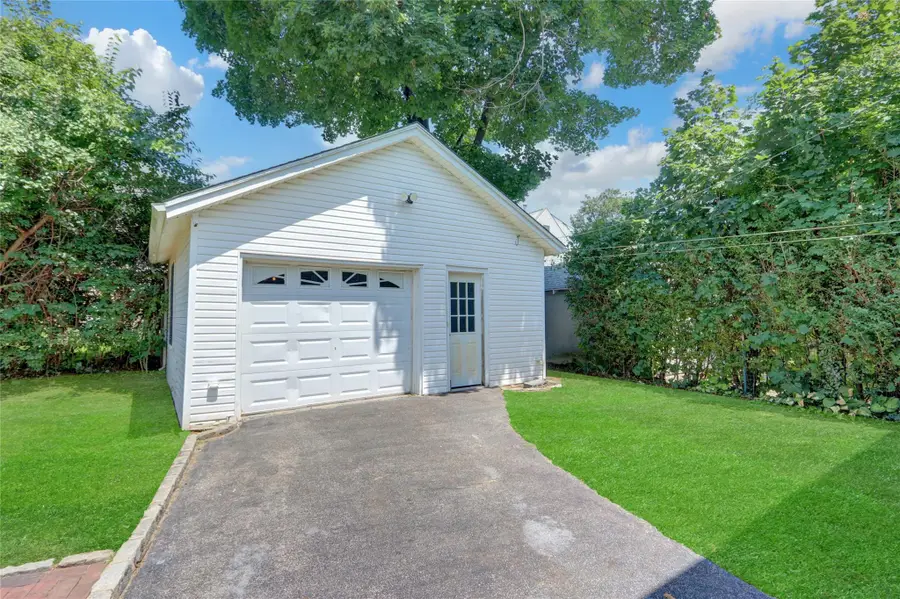 10 Valentine Street, Glen Cove, NY 11542 - Image #2