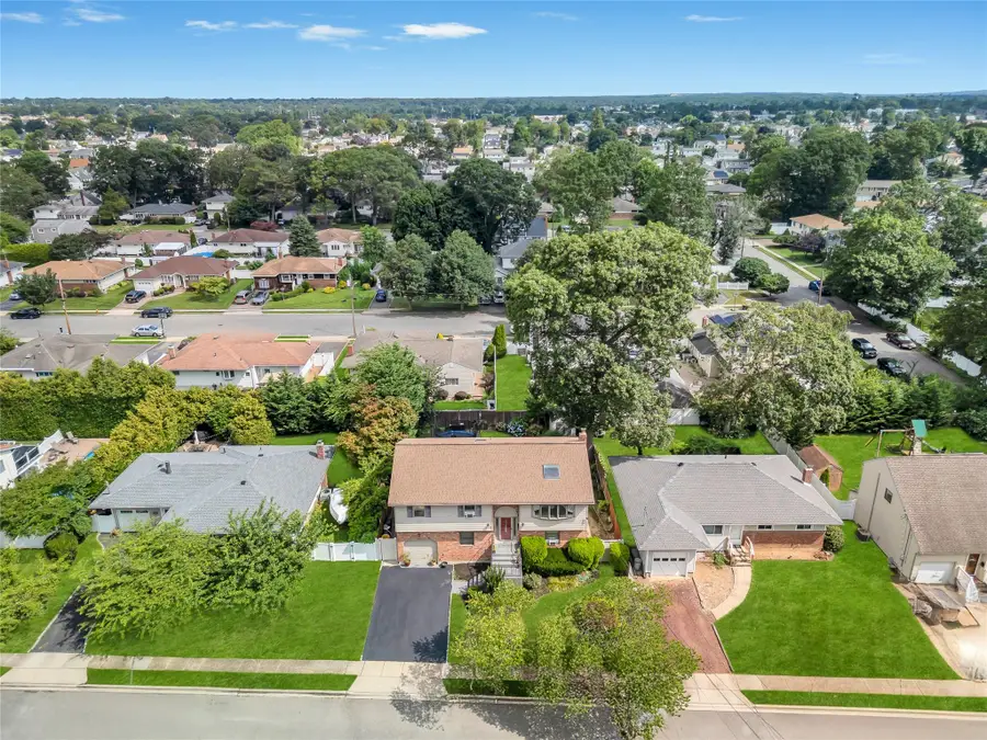 5 Tomes Avenue, Farmingdale, NY 11735 - Image #2