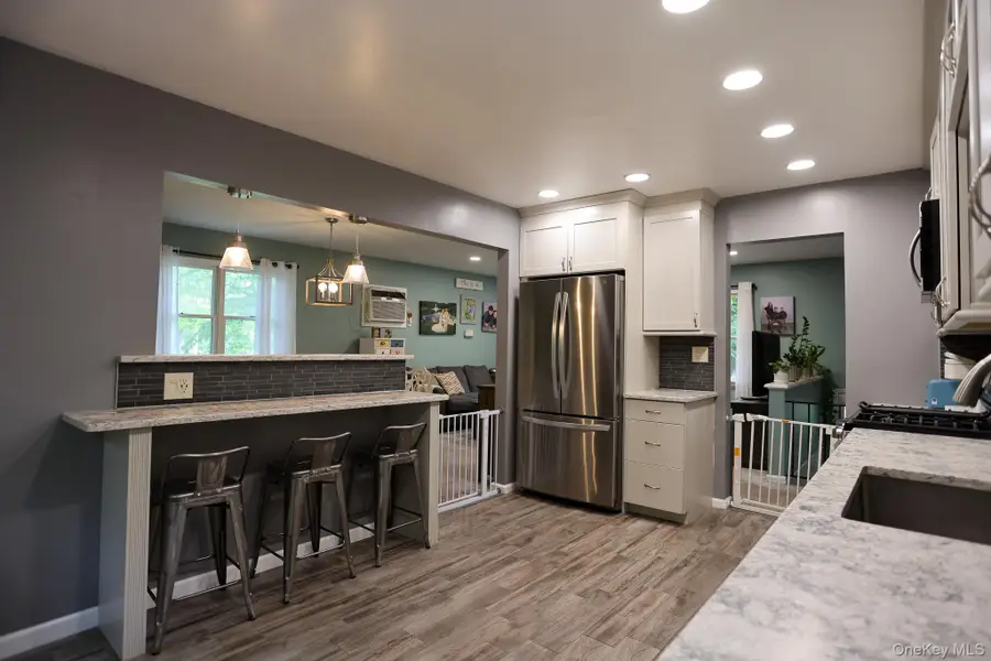 21 Edgebrook Lane, Airmont, NY 10952 - Image #3