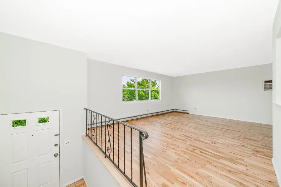 227 N Walnut Street, Massapequa, NY 11758 - Image #3